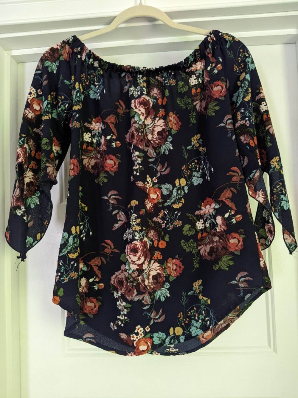 Very PRETTY Versatile Navy/Floral Blouse by MOIETY, Sz M - Picture 3 of 5